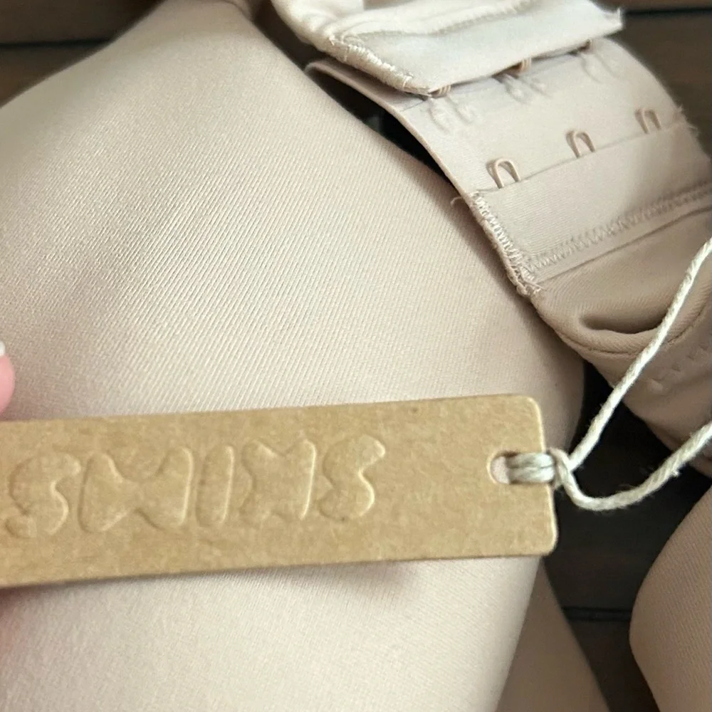 SKIMS Fits Everybody T-Shirt Bra in Mica Light Tan Size 42D NEW With Tags - Picture 4 of 8
